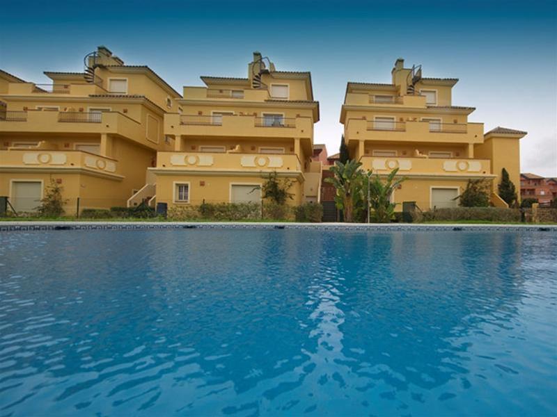 Apartamentos Vista Real Alcaidesa Exterior foto